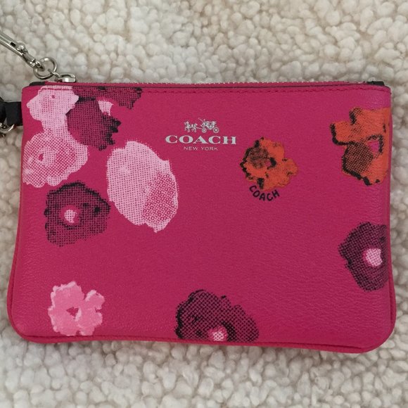 BNWT Coach Pink Magenta Poppy Floral Wristlet - Picture 2 of 4